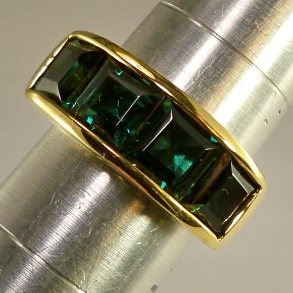 New Vintage R C by Adrienne Emerald Green Cubic Zirconias, Gold Ring - Picture 12 of 12